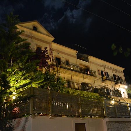 Aristotelis Apartments Frikes Exterior foto