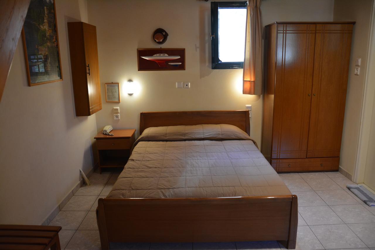 Aristotelis Apartments Frikes Exterior foto