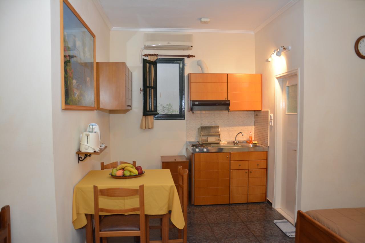 Aristotelis Apartments Frikes Exterior foto