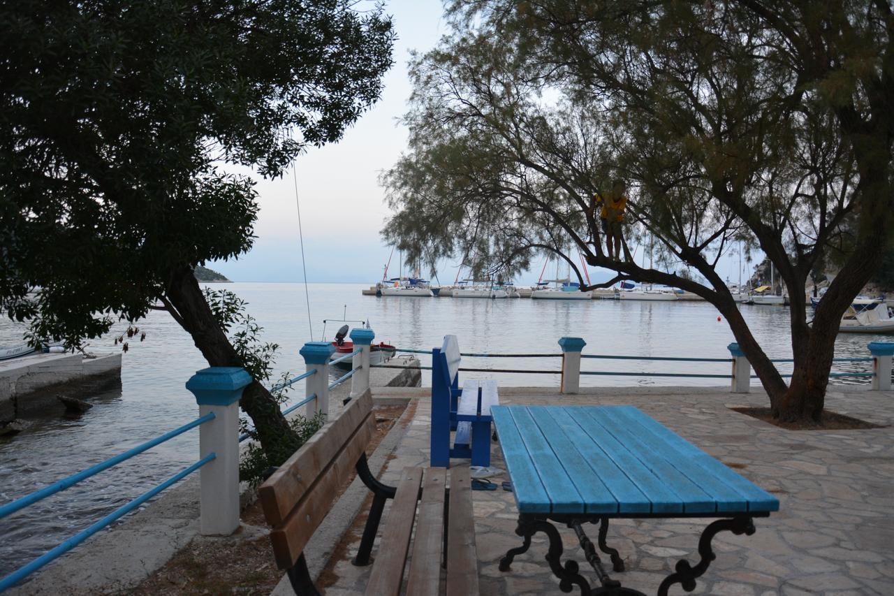 Aristotelis Apartments Frikes Exterior foto